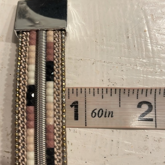 NWOT 7.5” tan leather bracelet with braided and double seed bead layers - Picture 13 of 14